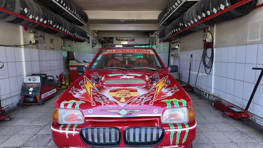 Konya'da rot balans ustası, aracını Şimşek McQueen'e dönüştürdü 2